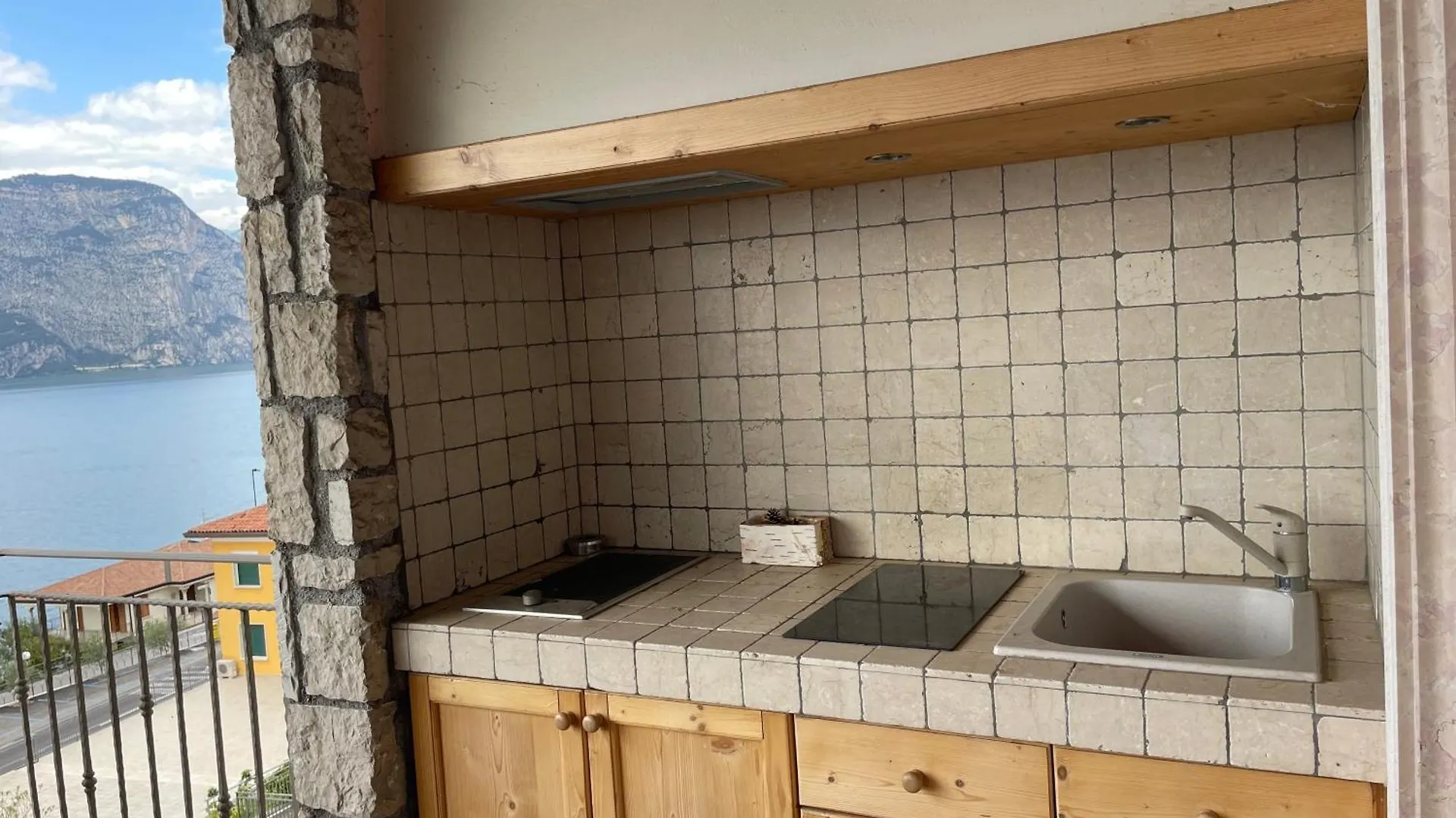 Apartament Live La Dolce Vita! Your Lake Garda Deluxe Getaway Brenzone sul Garda Włochy